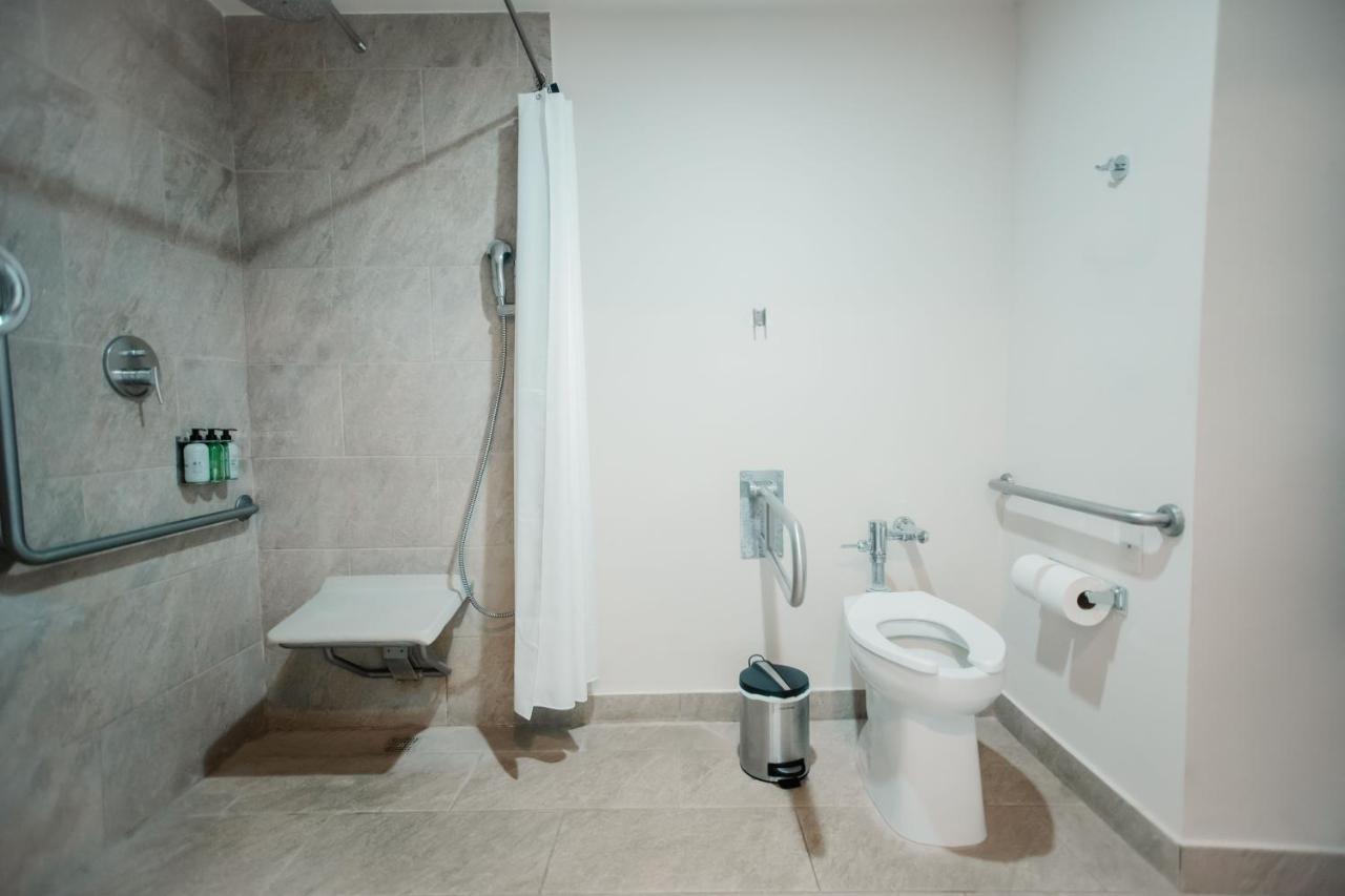 Deluxe Concept Twin Room with Two Single Beds and Ocean View - Accessible/Non-Smoking